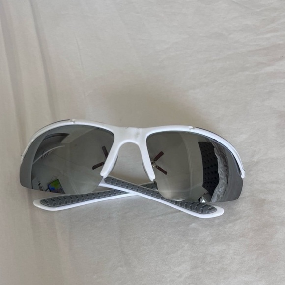 Running sunglasses - Picture 2 of 3